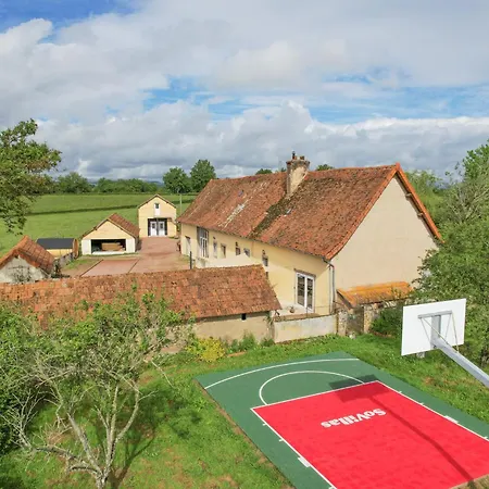 So Chez Pommet 03 - Piscine Chauffee - Basket - Sauna 2h Lyon - 30p