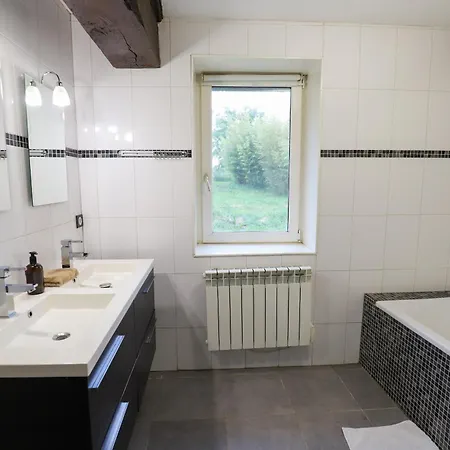 So Chez Pommet 03 - Piscine Chauffee - Basket - Sauna 2h Lyon - 30p Lenax
